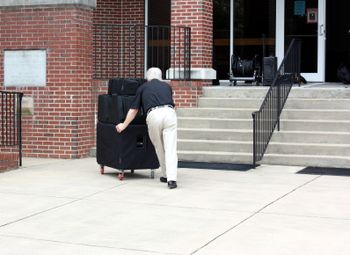 Unloading Equipment
