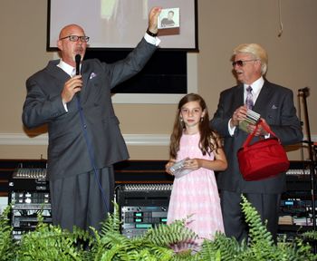 Larry Stewart, Lanie Stewart and Wayne Shuford drawing for some free cds.
