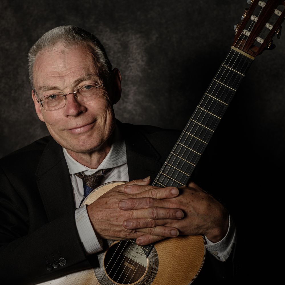 Alan Plummer guitar teacher and classical guitar performer