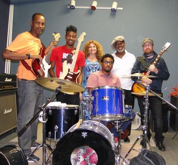 Rehearsal with Fruteland Jackson, Jamiah Rogers, Tony Rogers, Dionte Skinner, and Dario Lombardo. Chicago Blues
