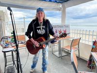 Livio’s Acoustic Rock Show @ Splash in The Norseman Resort Ogunquit Me