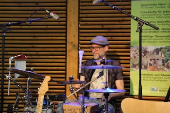 Jochen Fink am Drums
