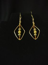 Gold tone diamond/beads (3Ga0