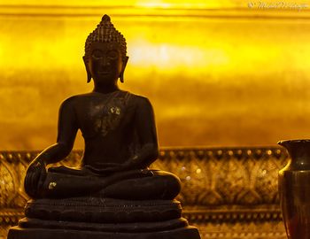 Meditating Buddha at Wat Pho
