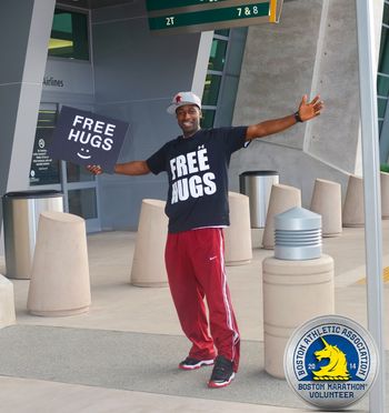 Ken Nwadike - Free Hugs Project
