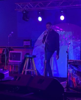 donovan lowe, live, music, artist, performing, performances, live shows, colors, vinnie's bar and grill