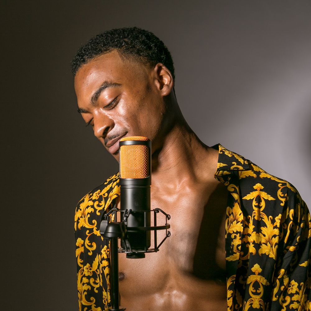 donovan lowe, loving u in secret, colors, passion, feel the same, waiting, music, artist, bio, epk, photos, instagram, live shows, performances, singing, dlowe365