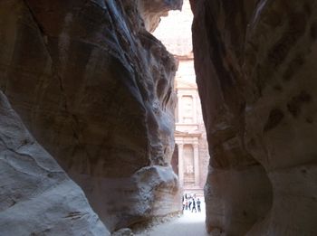 The end of the crevice

