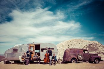 Tin Toy Cars 2 - Photo by Yann Arnaud
