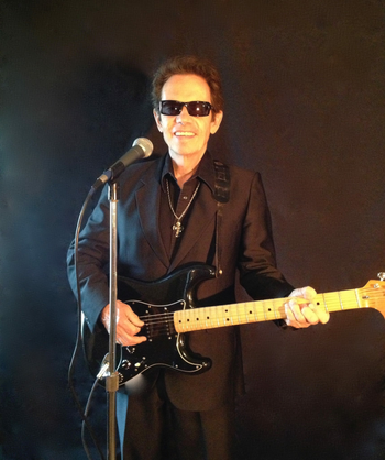 PAUL PENNY AS ROY ORBISON
