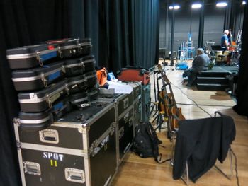 Guitarland, Backstage
