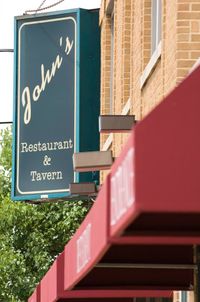 John's Restaurant & Tavern 