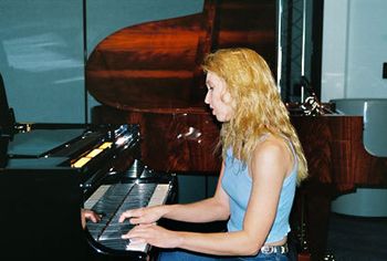 Playing the Bosendorfer. I see why Tori is so attached to hers.
