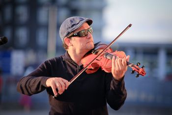 Garbor Desmond Hegedus Lors d’un spectacle à Hull
