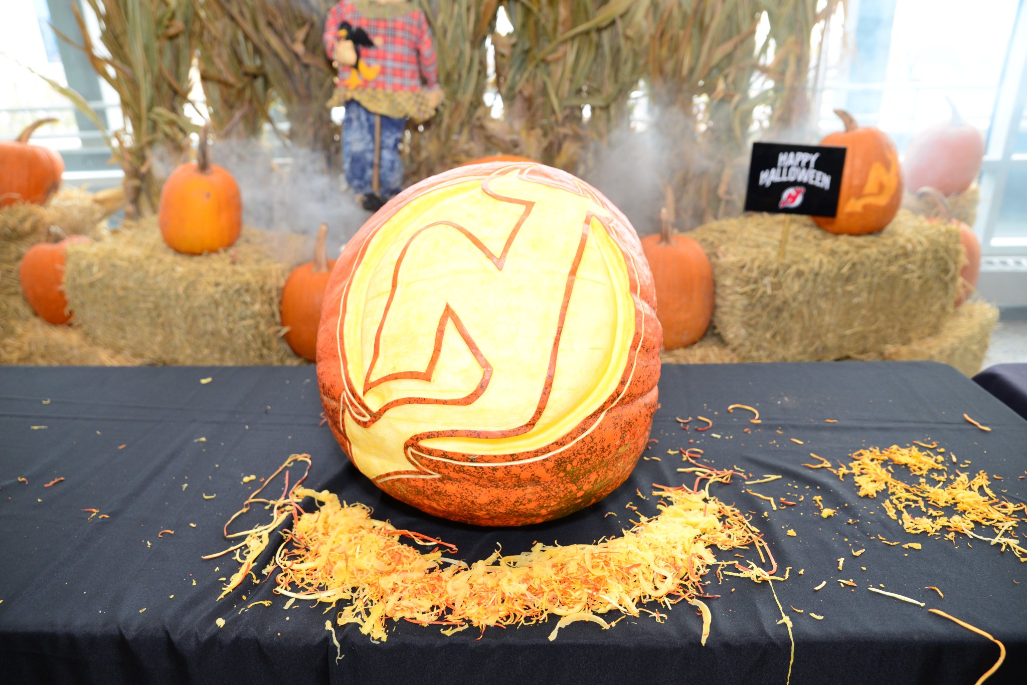 new-jersey-devils-themed-pumpkin