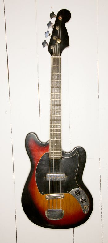 Cheesy 1960s Japanese Short Scale Bass
