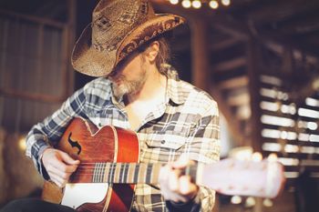 Grady Hoss (behind the scenes of the music video shoot for "These lonely Nights (Ain't Makin' It Easy)
