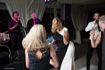 Dancing at a Chateau Des Charmes wedding in Niagara On The Lake.
