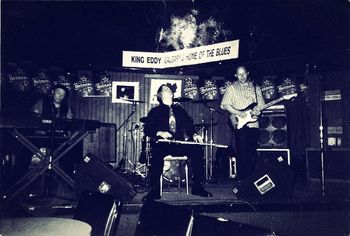 The Hoodoo Sons with Jeff Healey (Bill Dowey left, John Rutherford right)
