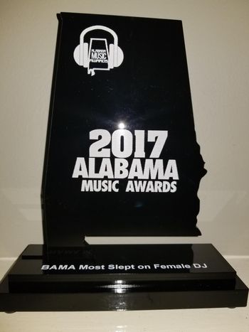 AlabamaMusicAwards2017 - DJ Love Deluxe "Most Slept on Female DJ"
