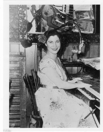 Mercedes, the first pianobar female at Pat O'Briens
