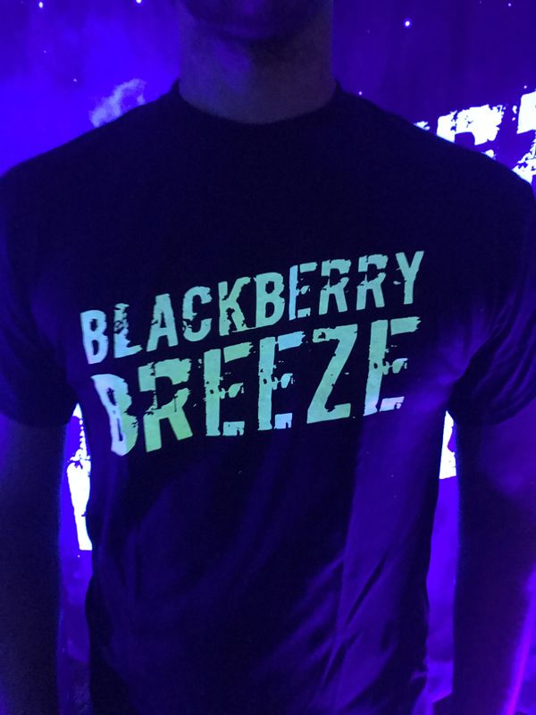 Blackberry best sale black shirt