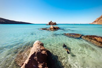 Snorkling on Isla Espiritu Santo, Baja
