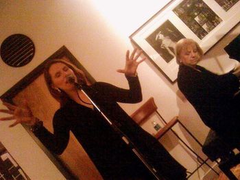 A duo performance with Beegie Adair.
