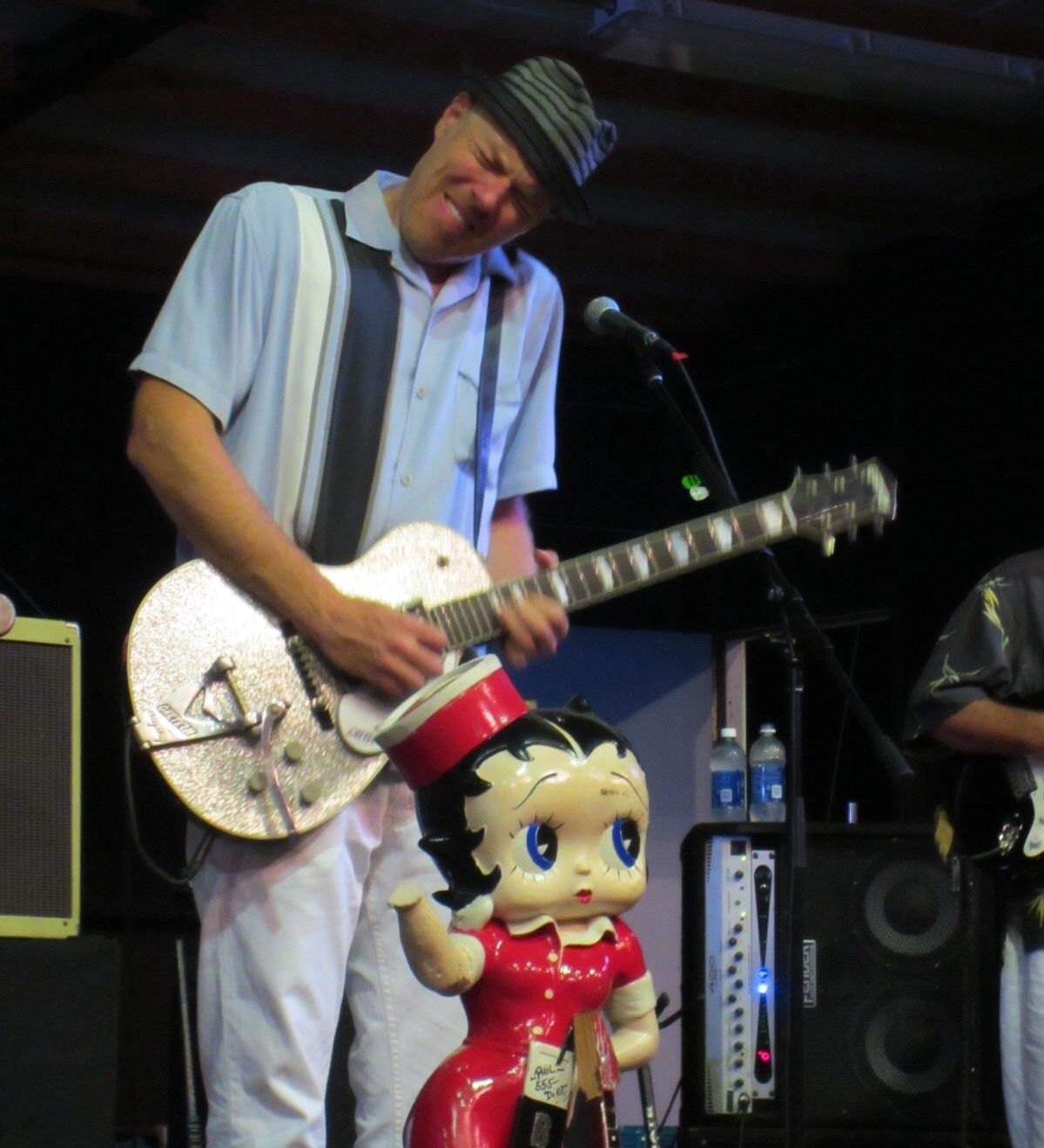 Phil Dirt and the Dozers Photos