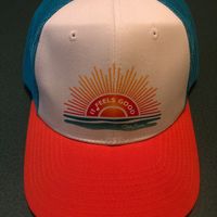 "IT FEELS GOOD" Trucker Cap