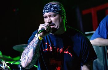 Fallen Stronger Singer Larry Smith Dec, 10th 2016 Photo by: Jason Cain Photography
