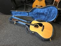 Acoustic Guitar- Hardshell Case