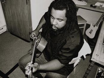Alvin Youngblood Hart / Madison,WI 02'
