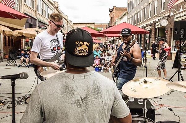 Cava Wing & Wine Festival 2015