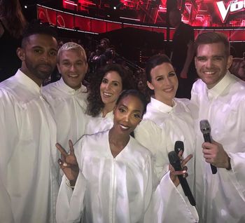 first performance on the VOICE 2017 Gwen's team
