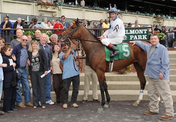 David Prine - Trainer In The Winners Circle - Belmont Park NY Halation - Memorial Day 2008 www.puckerridgefarm.com www.puckerridgeracing.com
