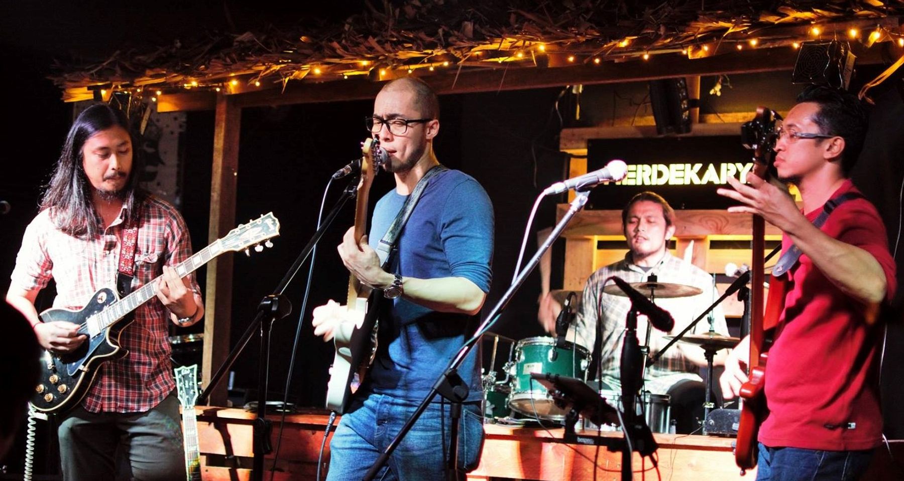 Shadow Puppet Theatre LYRICS