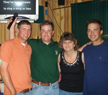 Rhonda singing w/Hooters Golfer's after a round at Savannak Lakes Classic
