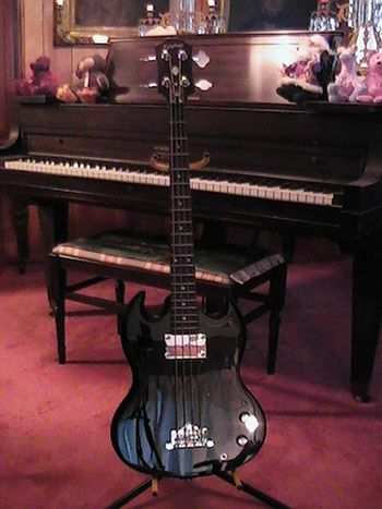 Epiphone SG Bass
