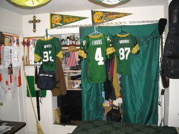 Packer Fans Room
