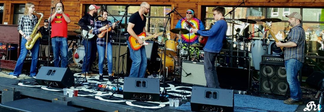 Drink a Peach - Fiddlin' Fish Brewing - April 13, 2019 (Lena Dominique)
