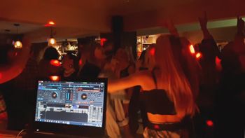 Party DJ Disco - 1980s Disco - White Lion Pub
