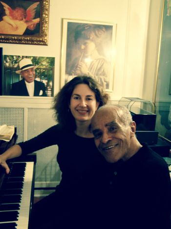 Jon Hendricks at the piano in Toledo
