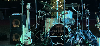 Discovery Band Logo
