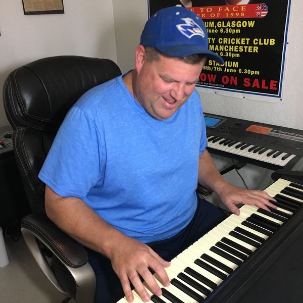 Thanks for visiting my site!  I'd love to hear from you if you have any questions about my music, my online piano course, my YouTube videos, or just want to say hello.  All my best,

Steve Lungrin
