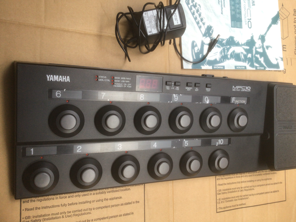 YAMAHA MFC10 MIDIフットコントローラー Yamaha MFC10 MIDI Foot Controller | Sweetwater