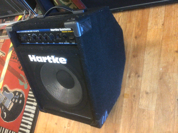 Hartke HA1200 Kickback 12 Hartke HA1200 Kickback 12
