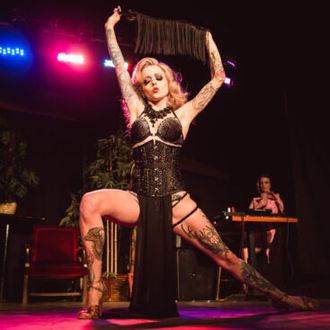 Kelly (burlesque) 