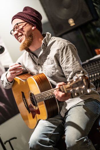 Mike Bryce at Hooligan's Grill, February 2019 (photo by Lad Strayer)
