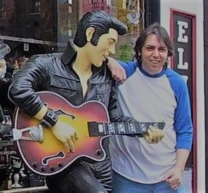 2009 in Nashville with "Elvis"
